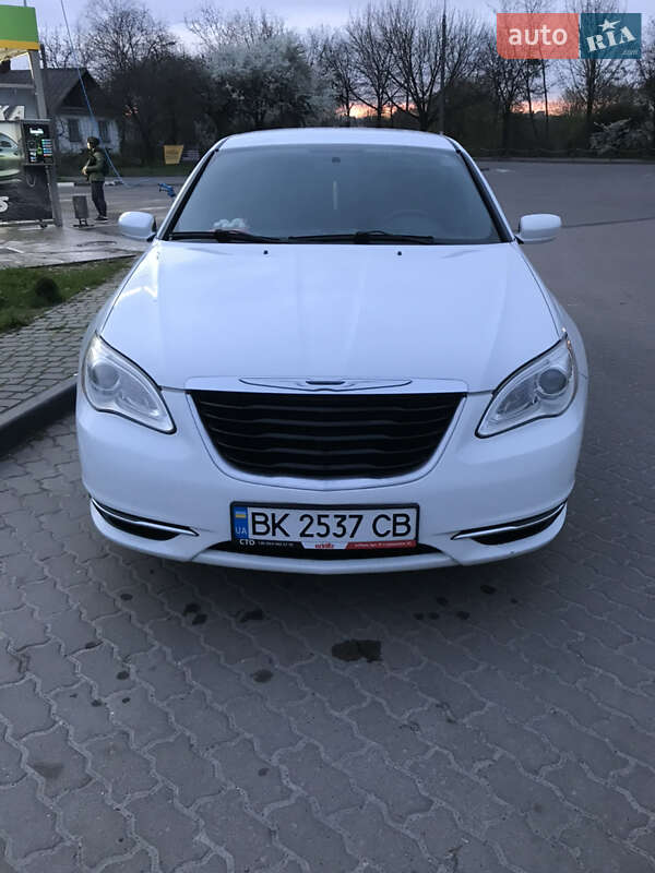 Chrysler 200 2012