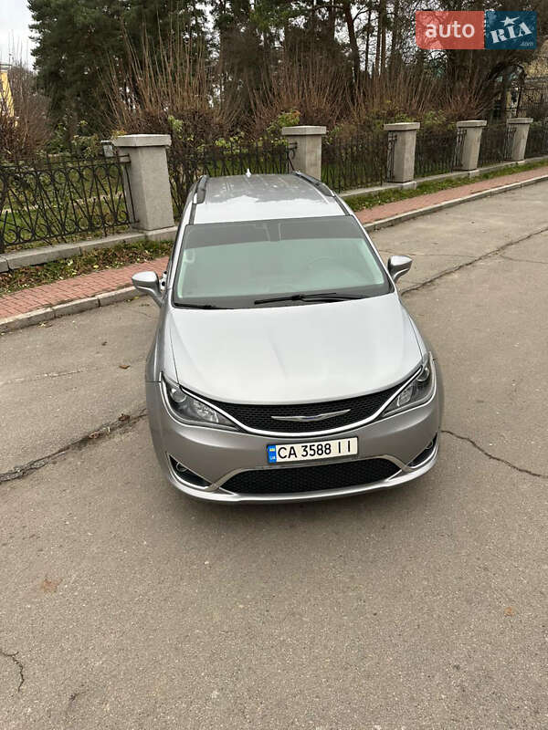 Chrysler Pacifica 2017