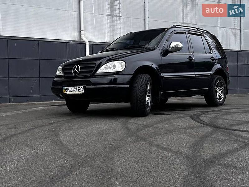 Mercedes-Benz M-Class 1997