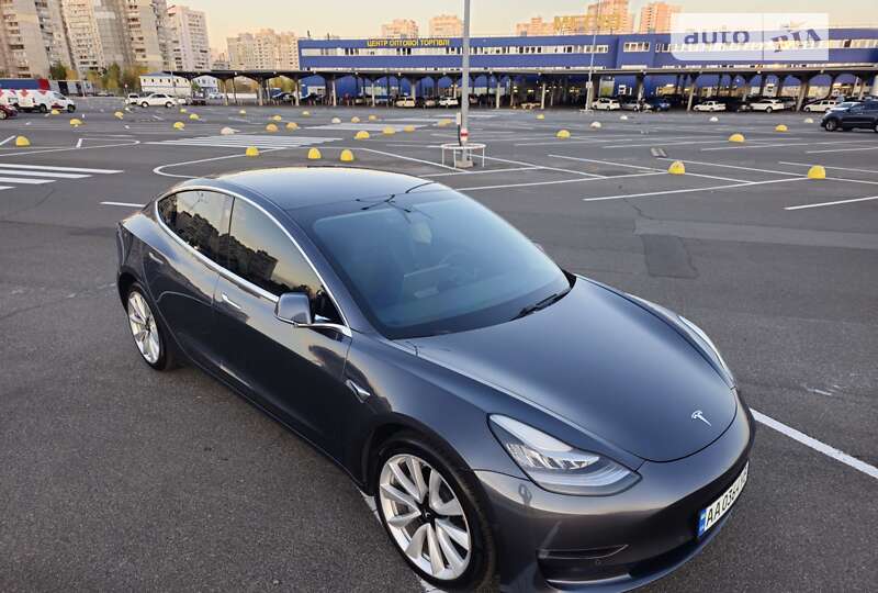 Tesla Model 3 2020