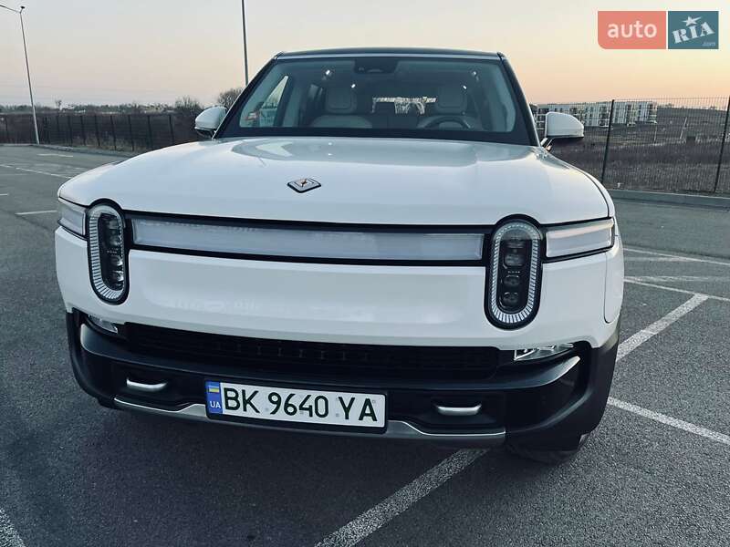 Rivian R1S 2024