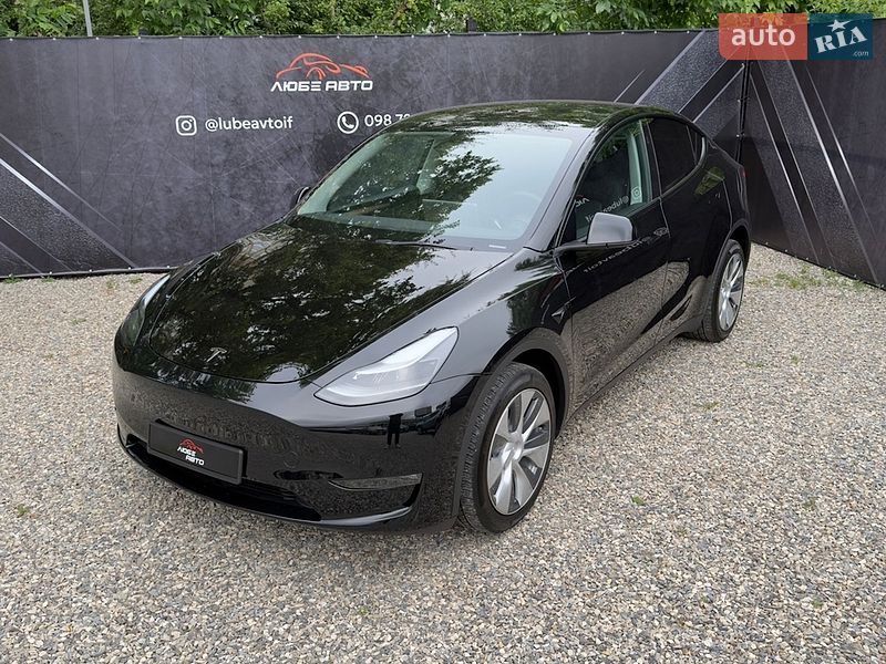 Tesla Model Y 2023