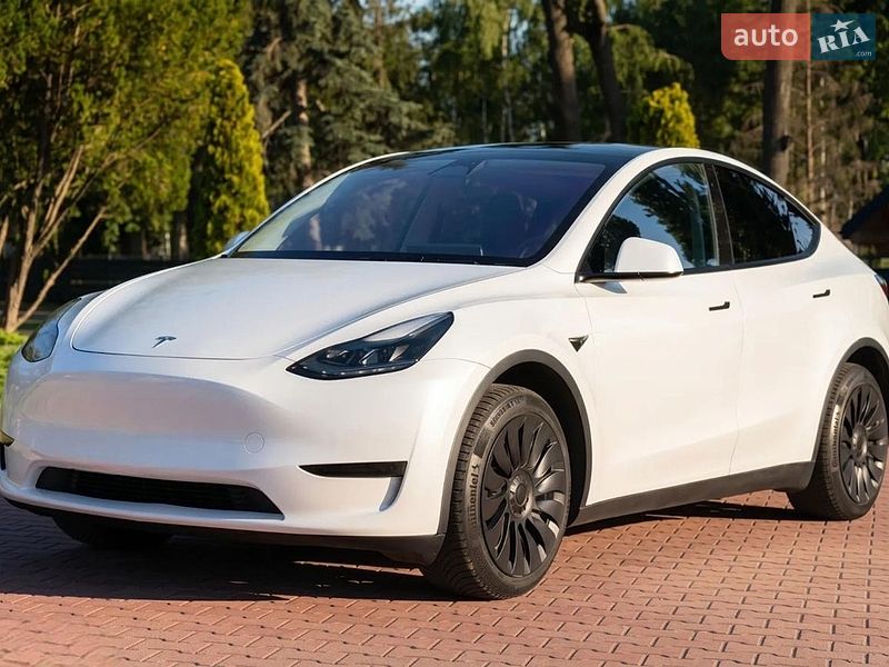 Tesla Model Y 2023