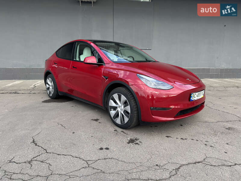 Tesla Model Y 2023