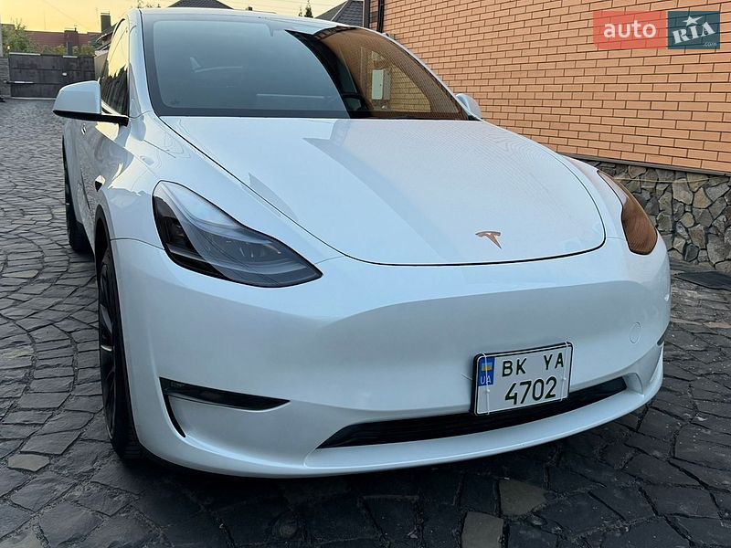 Tesla Model Y 2023