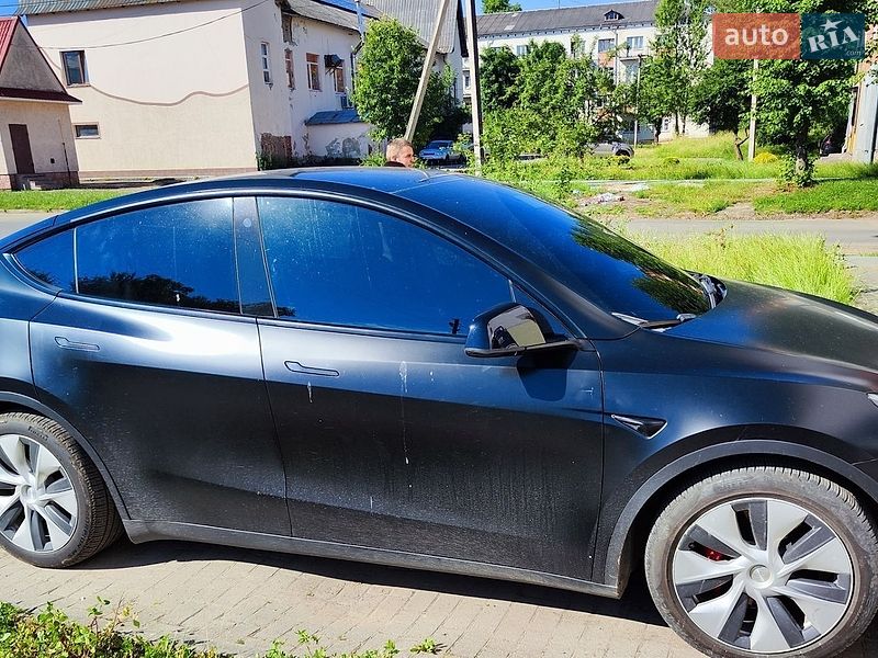 Tesla Model Y 2022