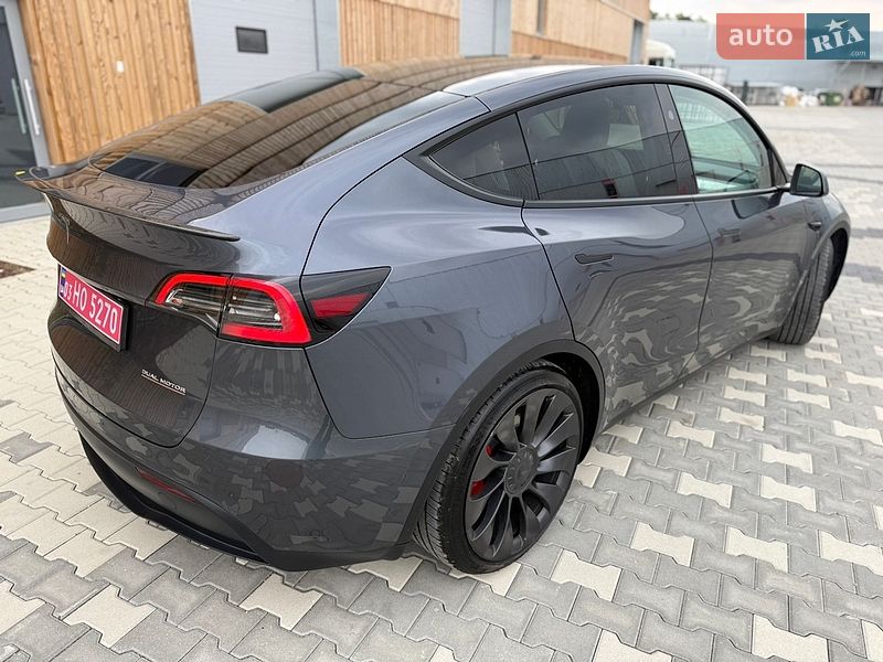 Tesla Model Y 2023