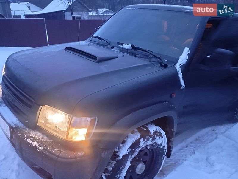 Isuzu Trooper 2000