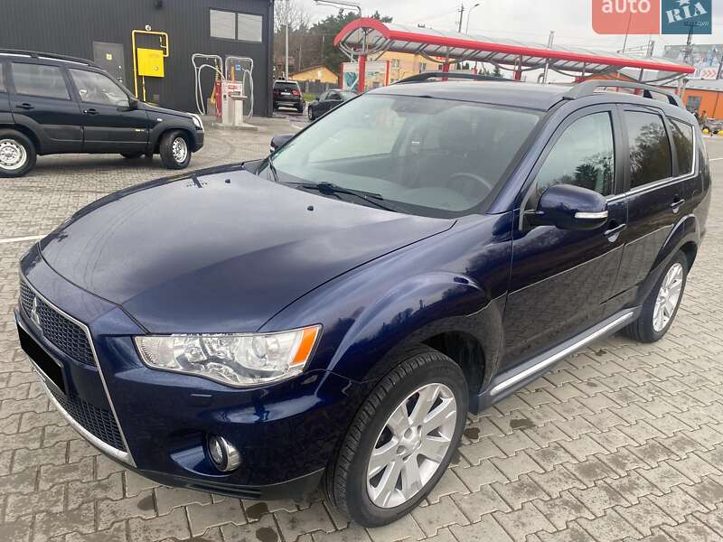 Mitsubishi Outlander 2011