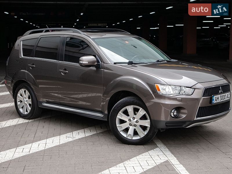 Mitsubishi Outlander 2011