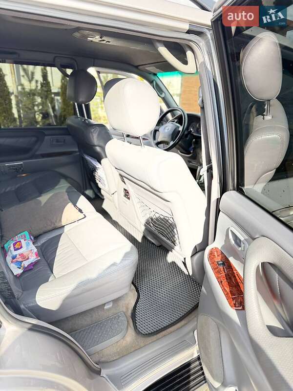 Toyota Land Cruiser 2002