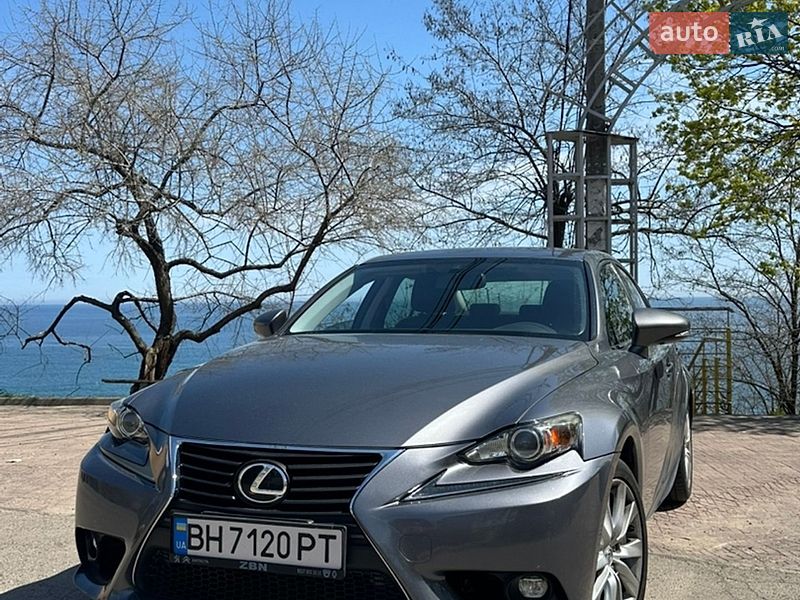 Lexus IS 2016
