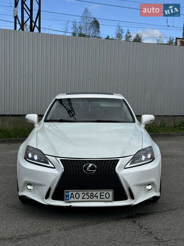 Lexus IS 2010