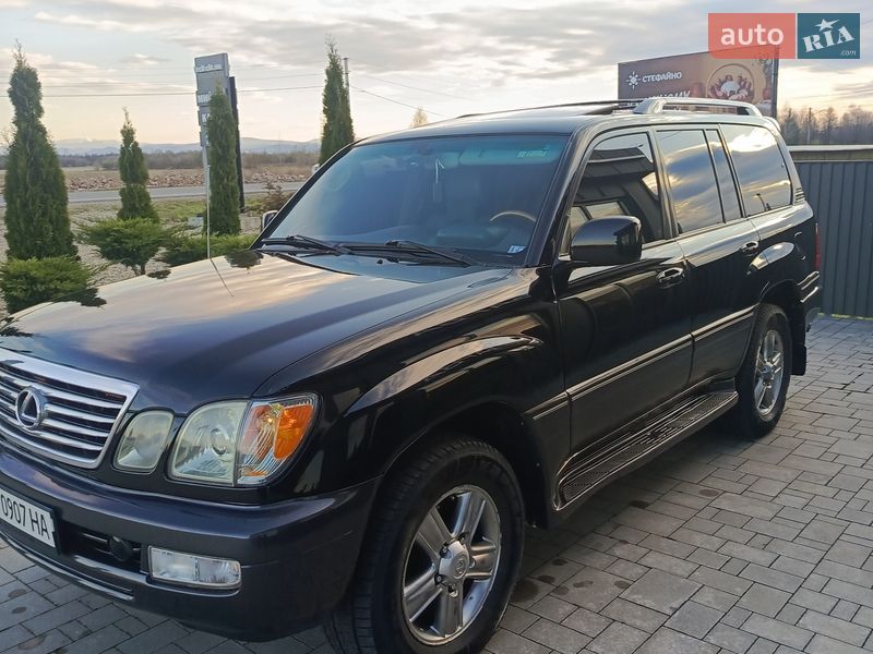 Lexus LX 2005