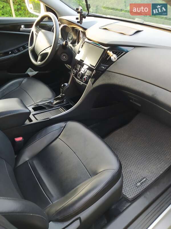Hyundai Sonata 2013