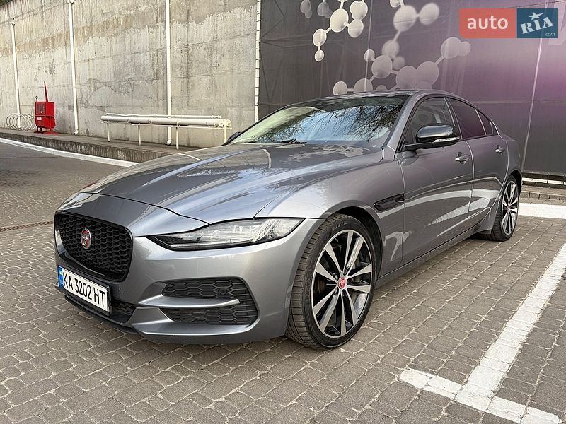 Jaguar XE 2019