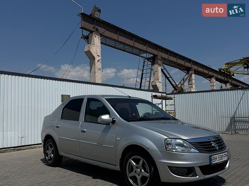 Renault Logan 2011