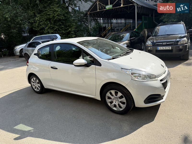 Peugeot 208 2016