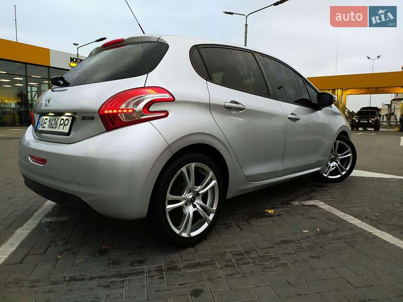 Peugeot 208 2013