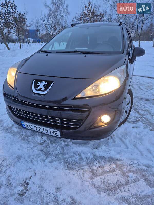 Peugeot 207 2012