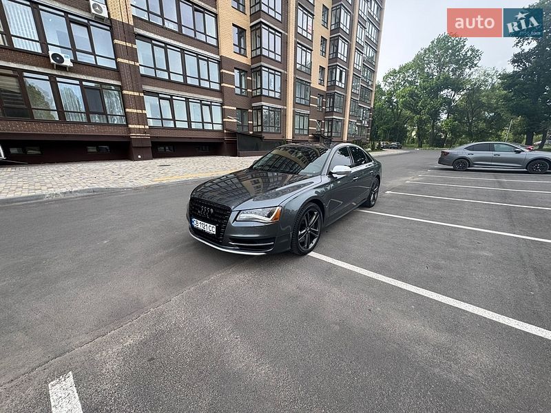 Audi S8 2012