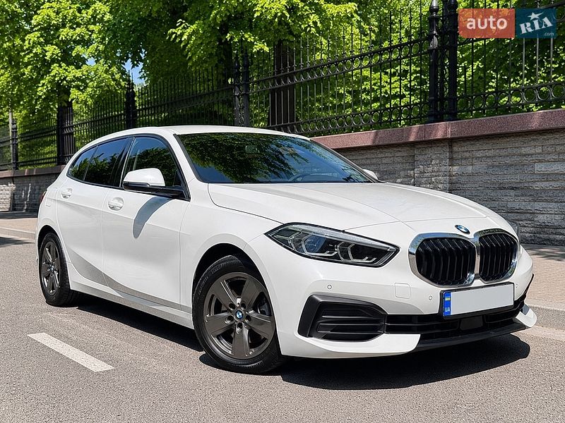 BMW 1 Series 2021