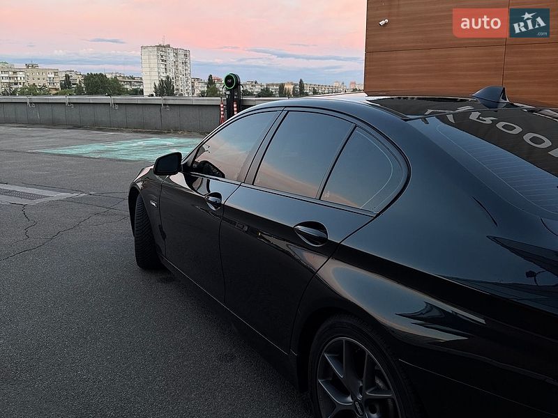 BMW 5 Series 2011