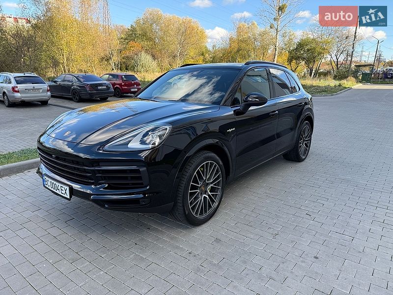 Porsche Cayenne 2021