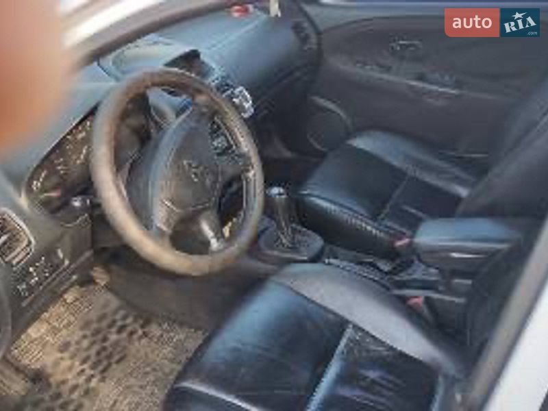 Mitsubishi Carisma 2002