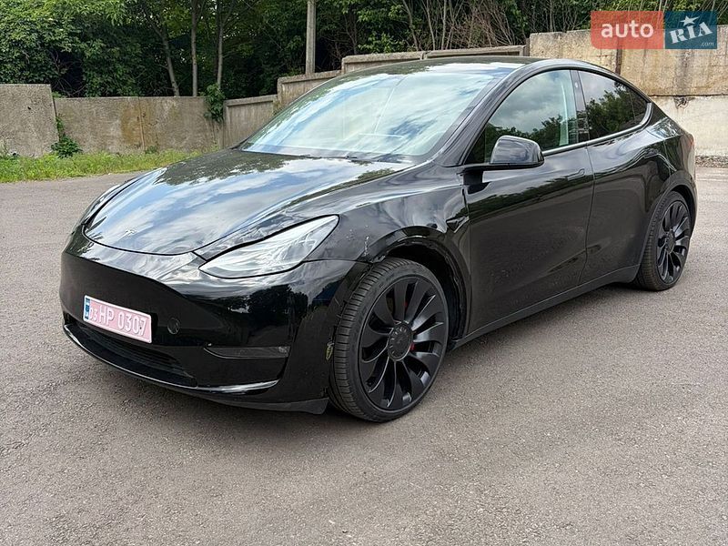 Tesla Model Y 2024