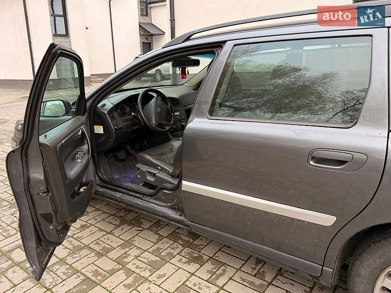 Volvo V70 2004