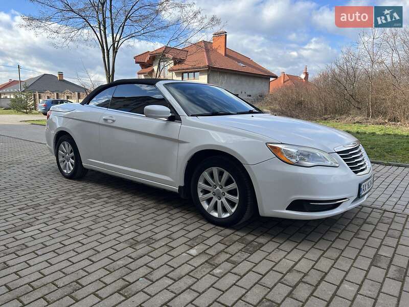 Chrysler 200 2011