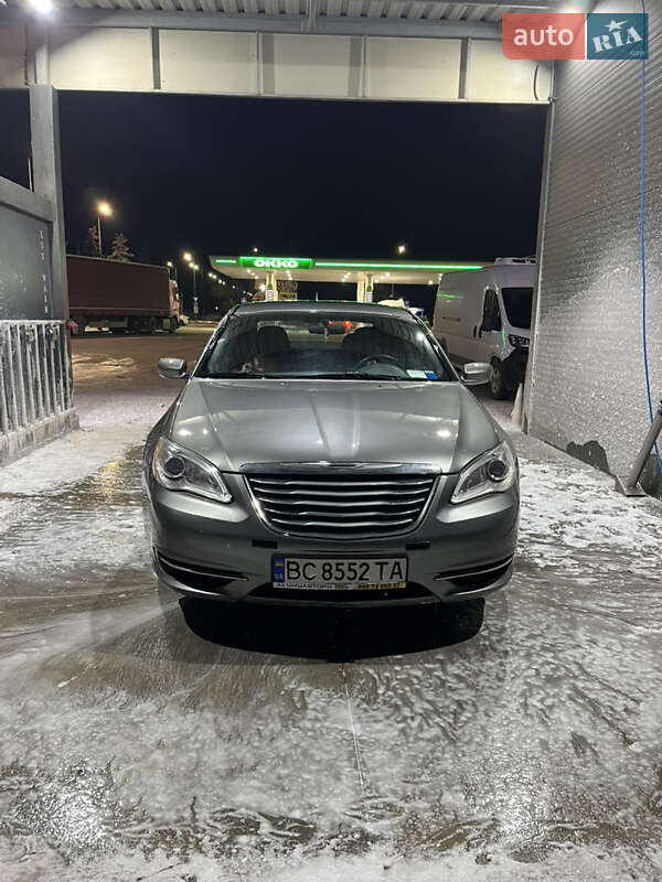 Chrysler 200 2013