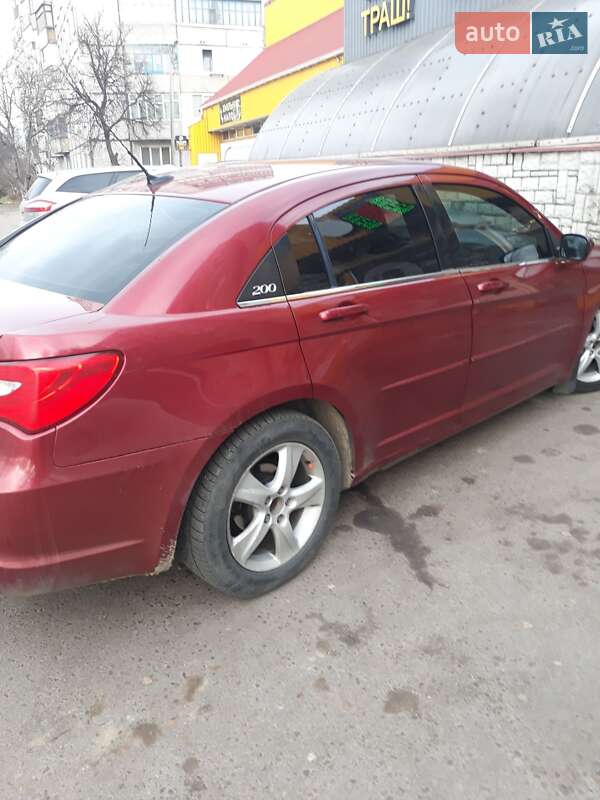 Chrysler 200 2013