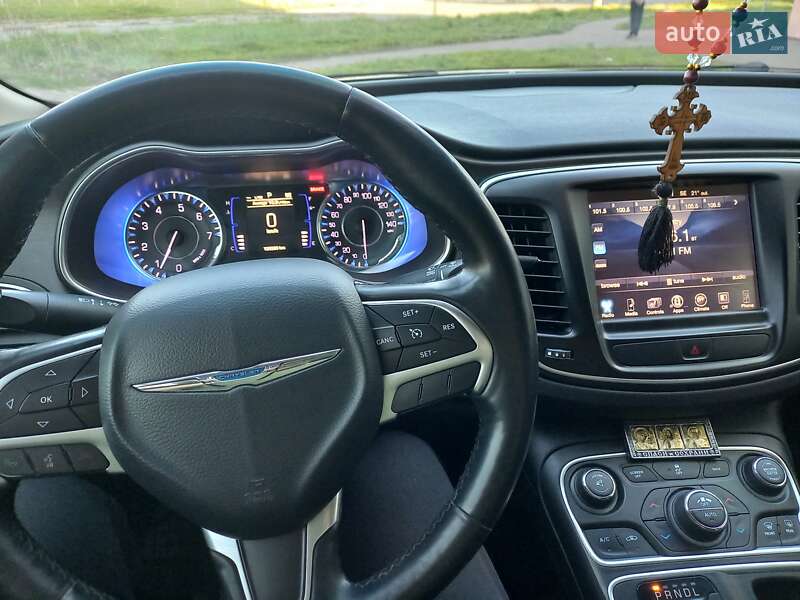 Chrysler 200 2016