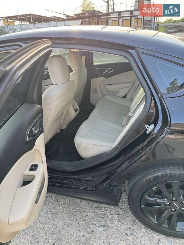 Chrysler 200 2015