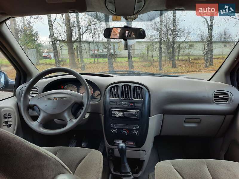 Chrysler Voyager 2003