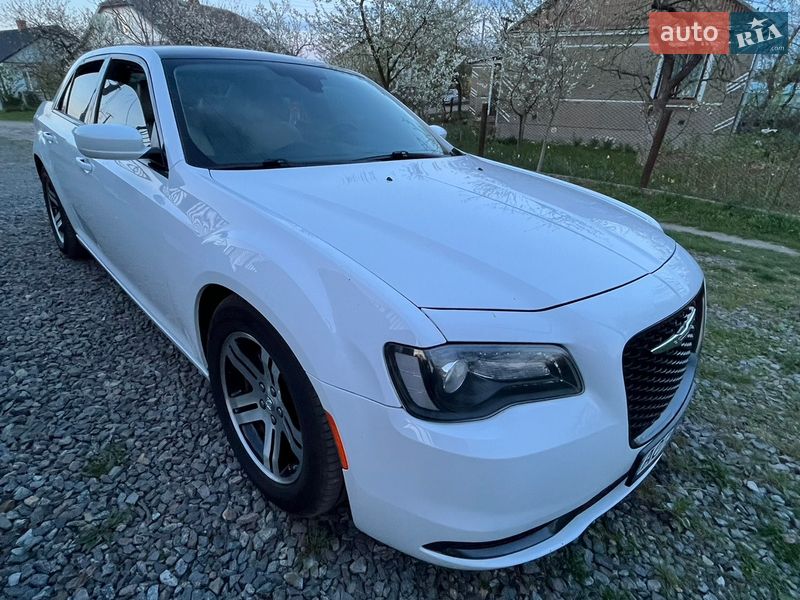 Chrysler 300 2017