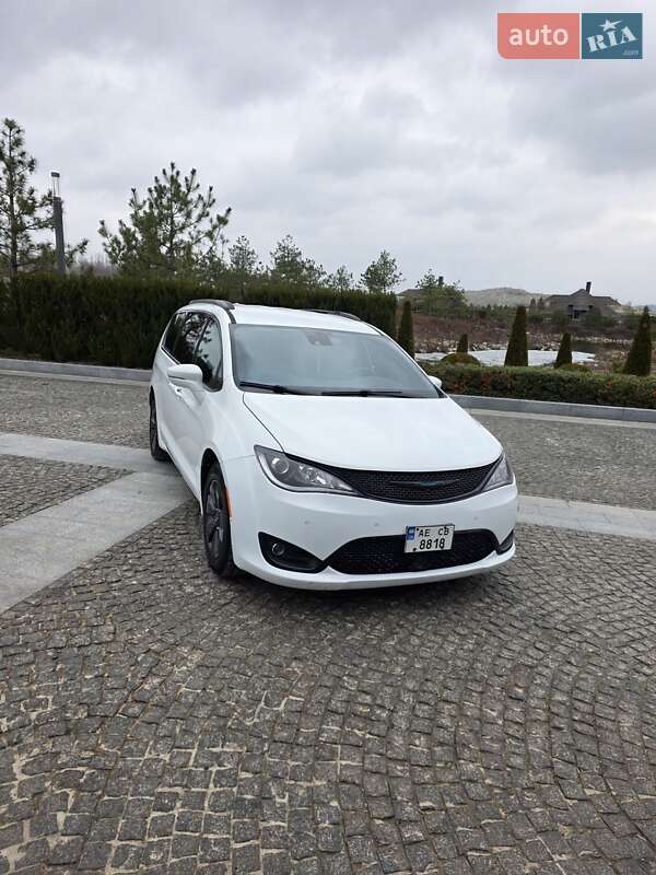 Chrysler Pacifica 2019