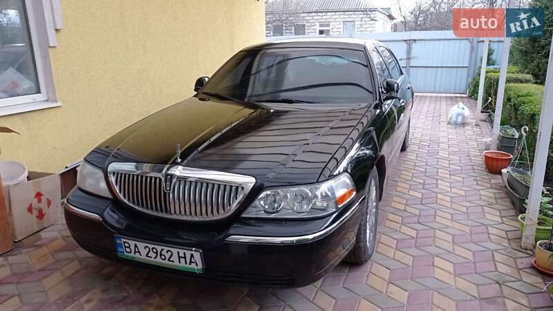 Lincoln Town Car 2010