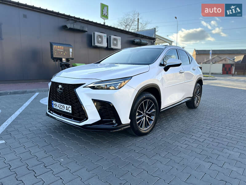 Lexus NX 2022