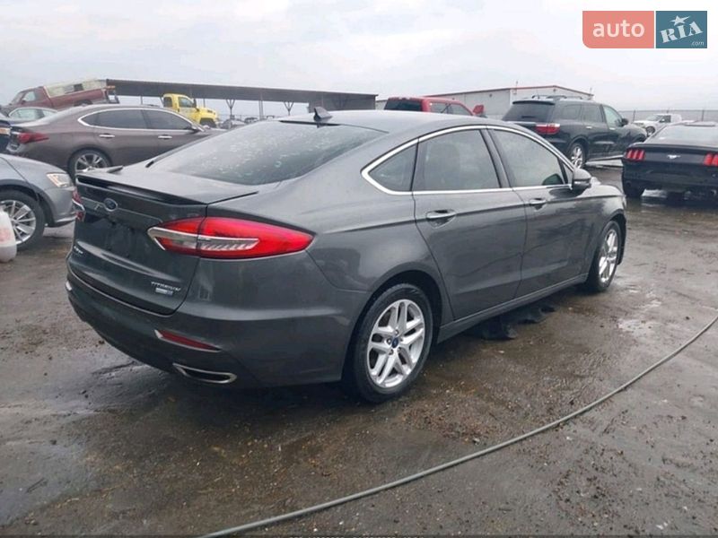 Ford Fusion 2020