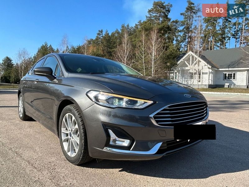 Ford Fusion 2020