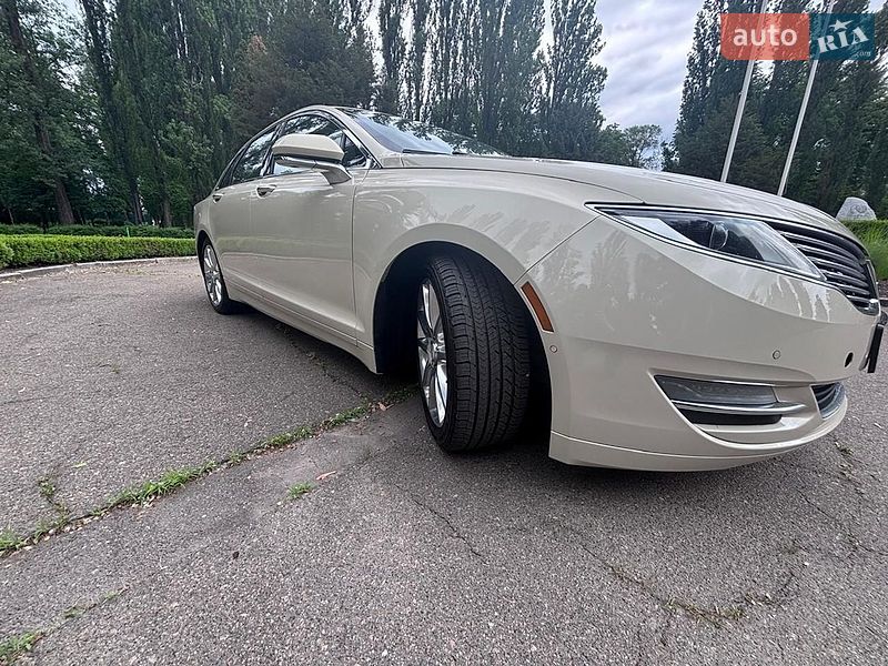 Lincoln MKZ 2015