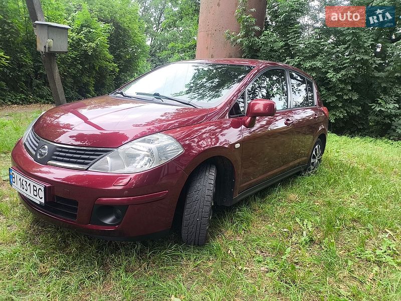 Nissan TIIDA 2008