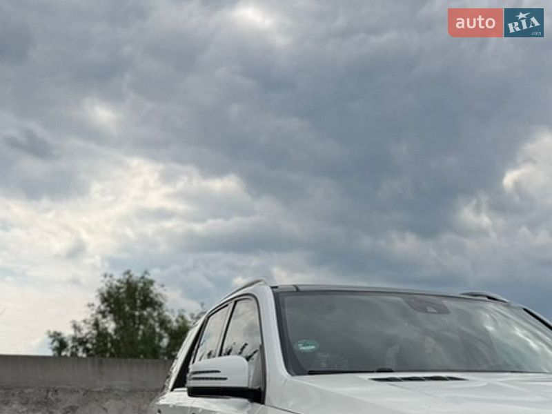 Mercedes-Benz M-Class 2014