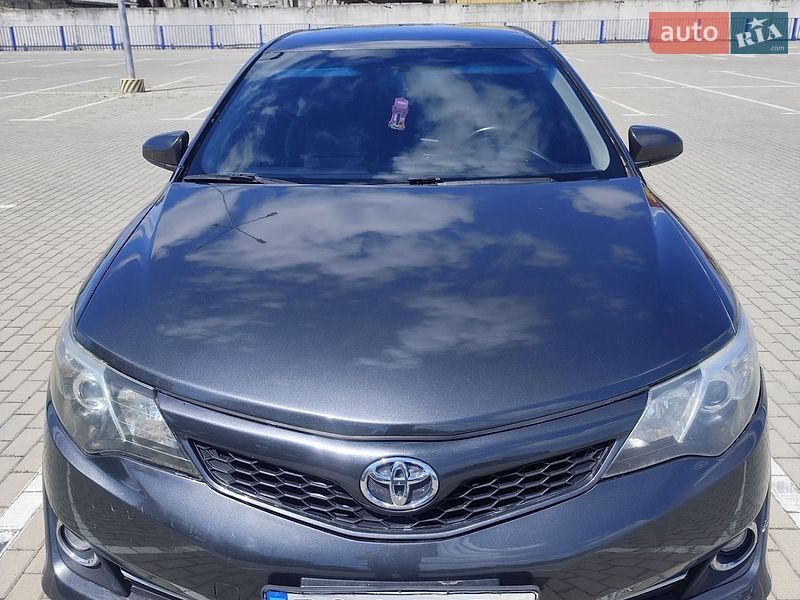 Toyota Camry 2014