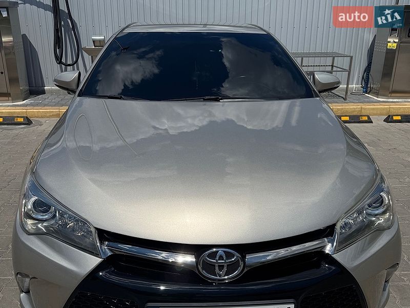 Toyota Camry 2015