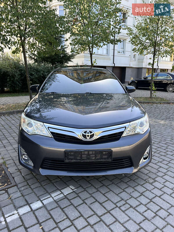 Toyota Camry 2011
