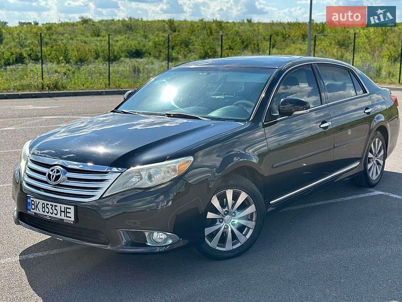 Toyota Avalon 2011
